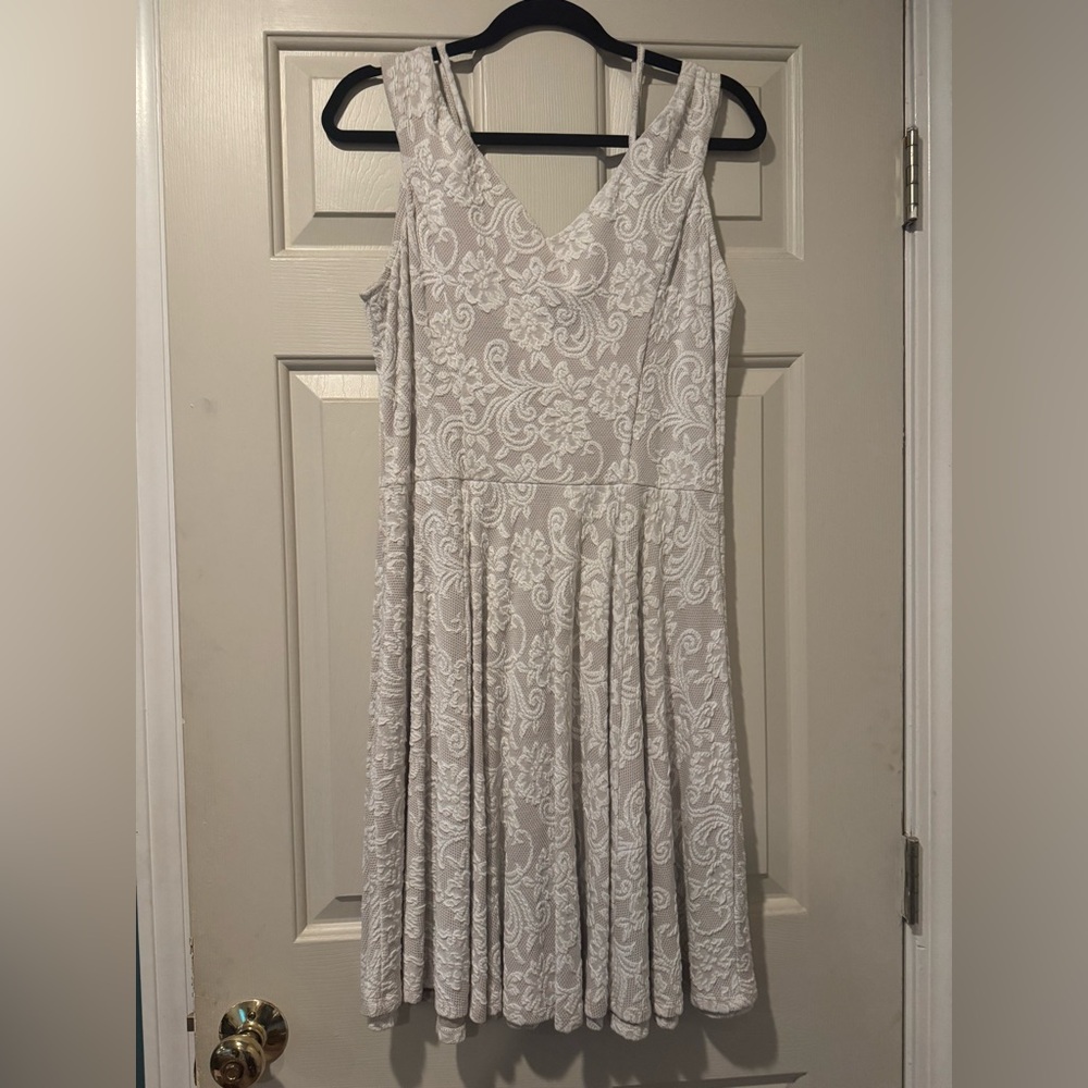 White lace embossed dress
